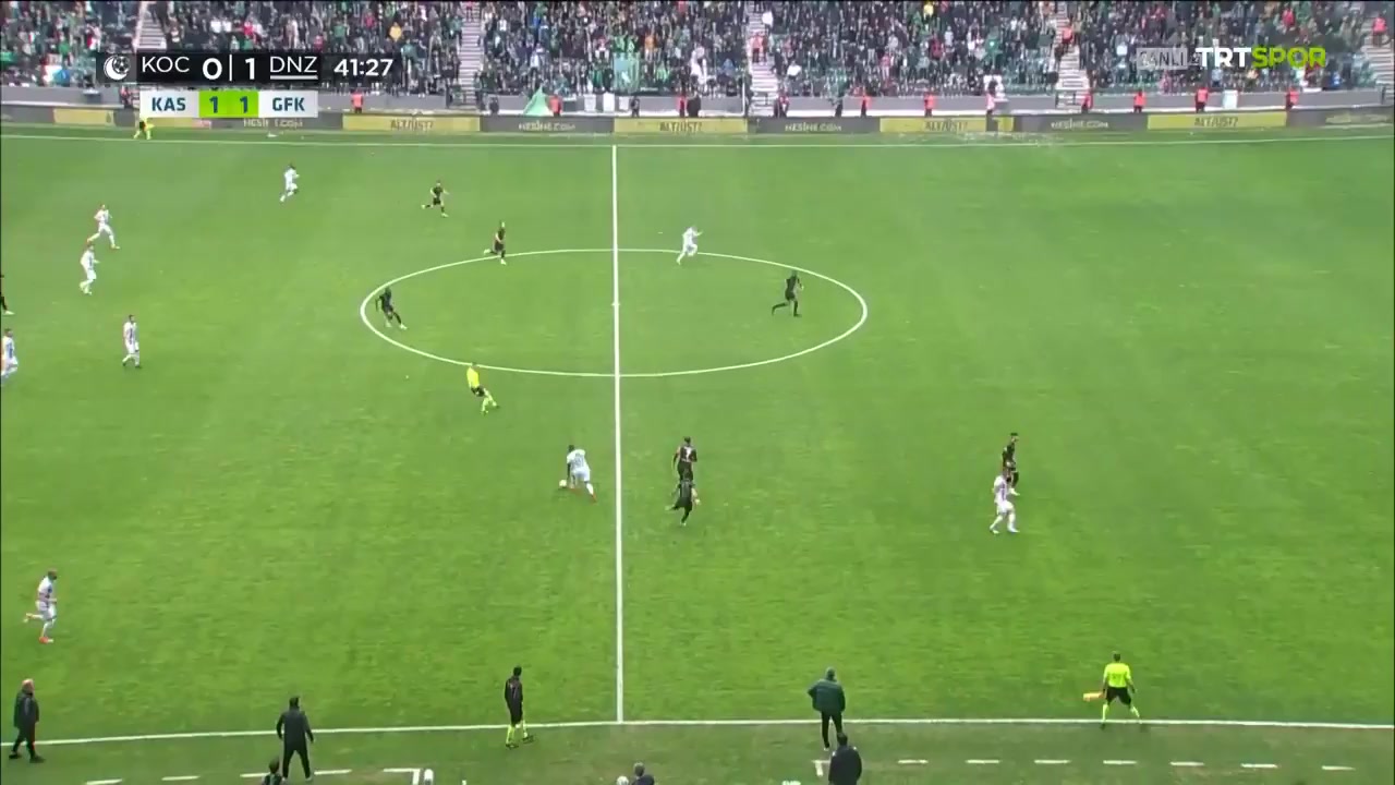 130 Kocaelispor Vs Denizlispor 42 skor gol Michael Pereira, skor 1:1