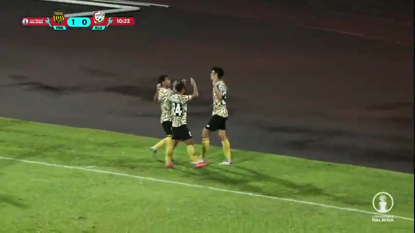 馬來甲 帕拉克 Vs 吉蘭丹聯隊 10分Muhd Nazmi Ahmad進球,比分2:0