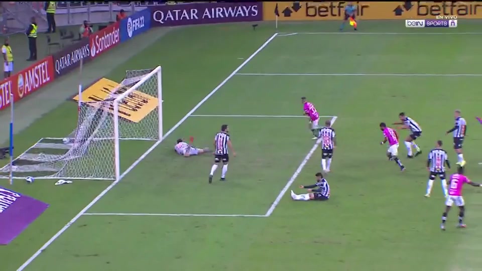 CON CLA Atletico Mineiro Vs Independiente Jose Teran 82 phút Vào, ghi bàn 2:1