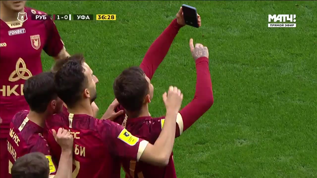 10 Rubin Kazan Vs FC Ufa 35 skor gol Vitali Lisakovich, skor 1:0