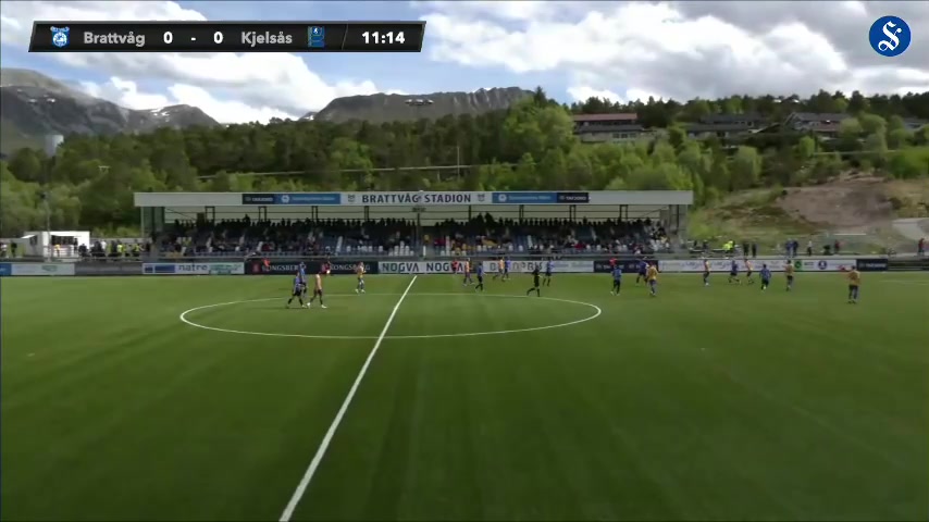 NOR D2 Brattvag Vs Kjelsas  Goal in 11 min, Score 1:0