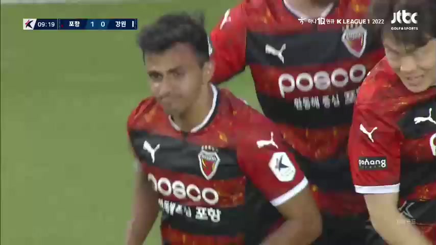 15 Pohang Steelers Vs Gangwon FC 8 skor gol Wanderson Carvalho Oliveira, skor 1:0