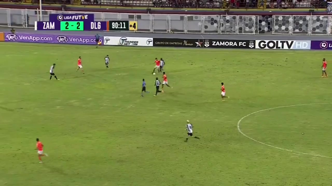 VEN D1 Zamora Barinas Vs Deportivo La Guaira 91 phút Vào, ghi bàn 2:3