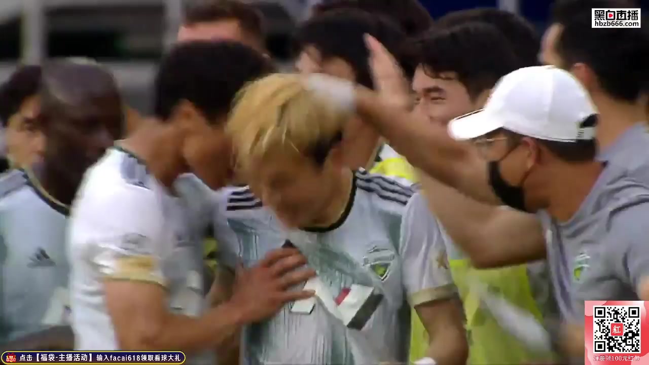 15 Ulsan Hyundai FC Vs Jeonbuk Hyundai Motors 19 skor gol Takahiro Kunimoto, skor 0:2