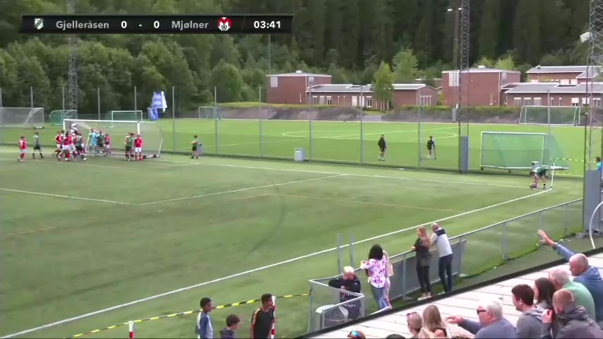 挪丙 吉勒拉森 Vs 摩丘内尔 4分Emil Åkvåg进球,比分1:0