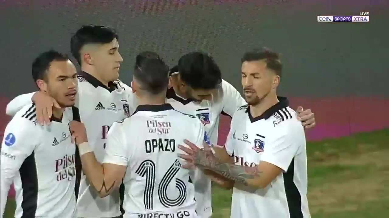 CON CSA Colo Colo Vs Internacional RS 11 phút Juan Martin LuceroVào, ghi bàn 1:0