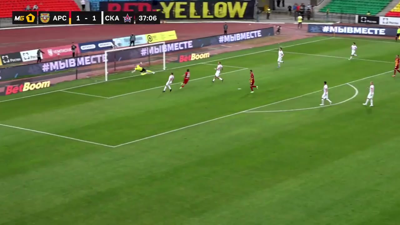 235 Arsenal Tula Vs SKA Khabarovsk 37 skor gol Kamran Aliev, skor 2:1