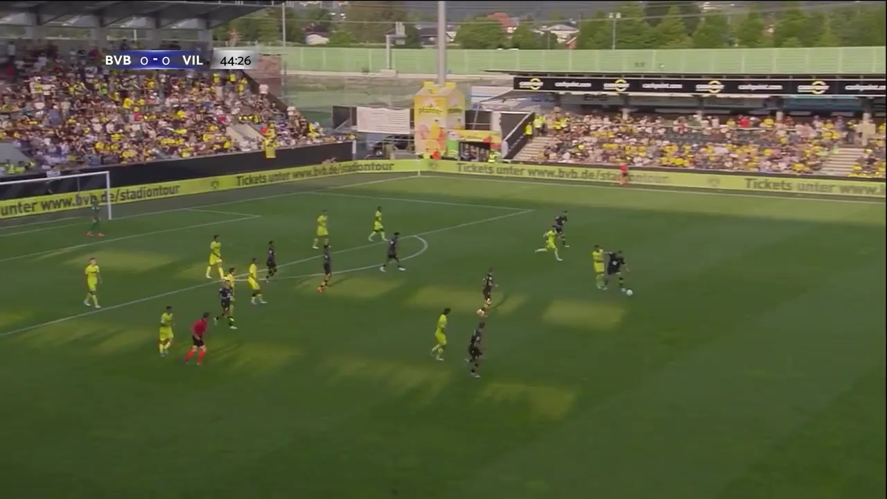 INT CF Borussia Dortmund Vs Villarreal 45 ทำประตู Gerard Moreno Balaguero ประตู, ทำคะแนน 0:1