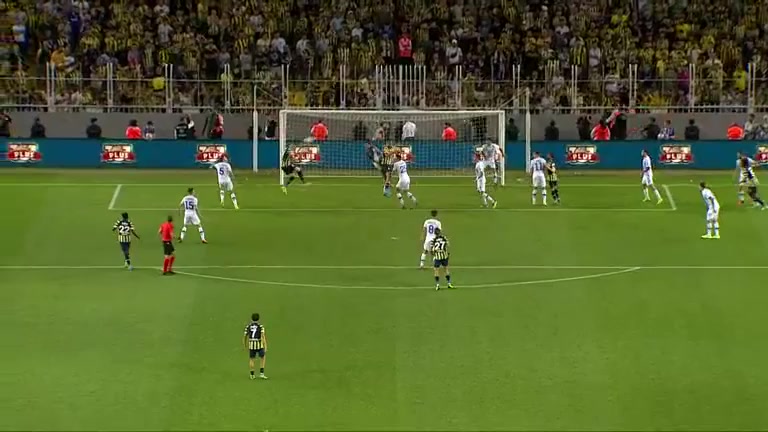 UEFA CL Fenerbahce Vs Dynamo Kyiv Attila Szalai Goal in 89 min, Score 1:1