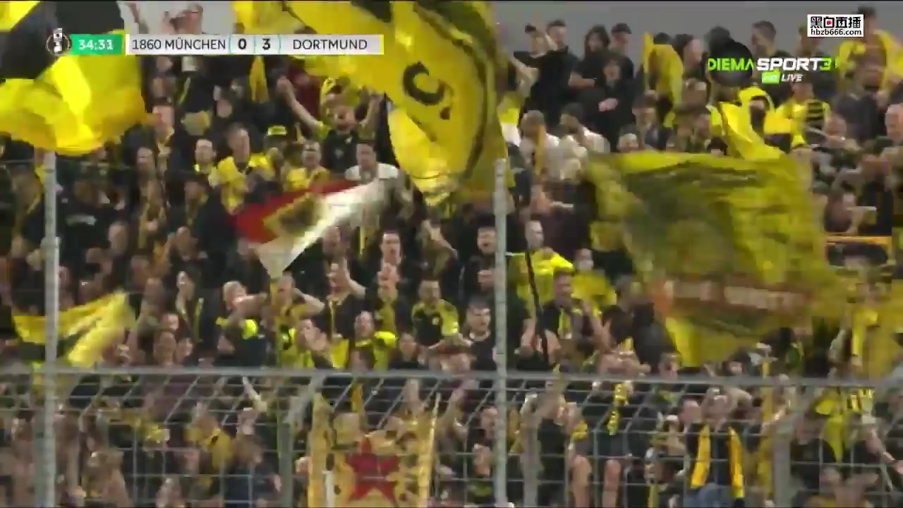 GERC TSV 1860 Munchen Vs Borussia Dortmund Karim Adeyemi Goal in 37 min, Score 0:3