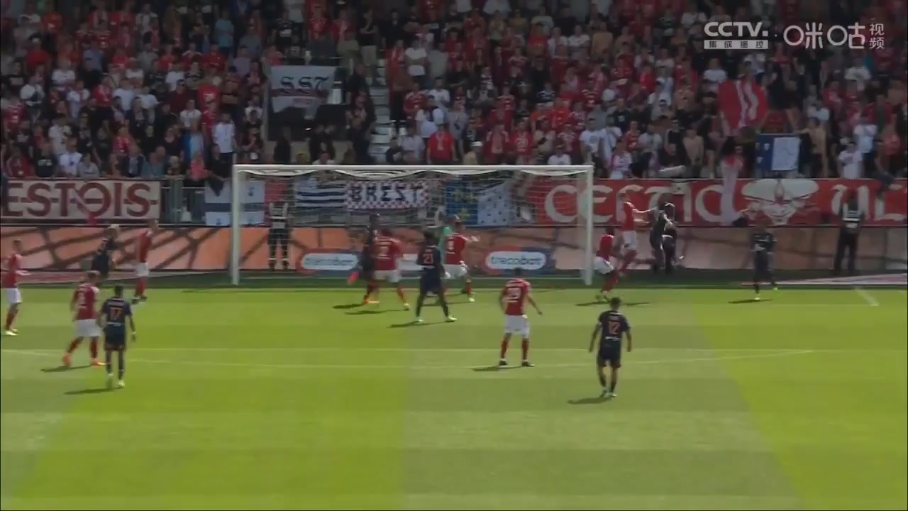 Ligue1 Stade Brestois Vs Montpellier 25 phút Nicolas CozzaVào, ghi bàn 0:4