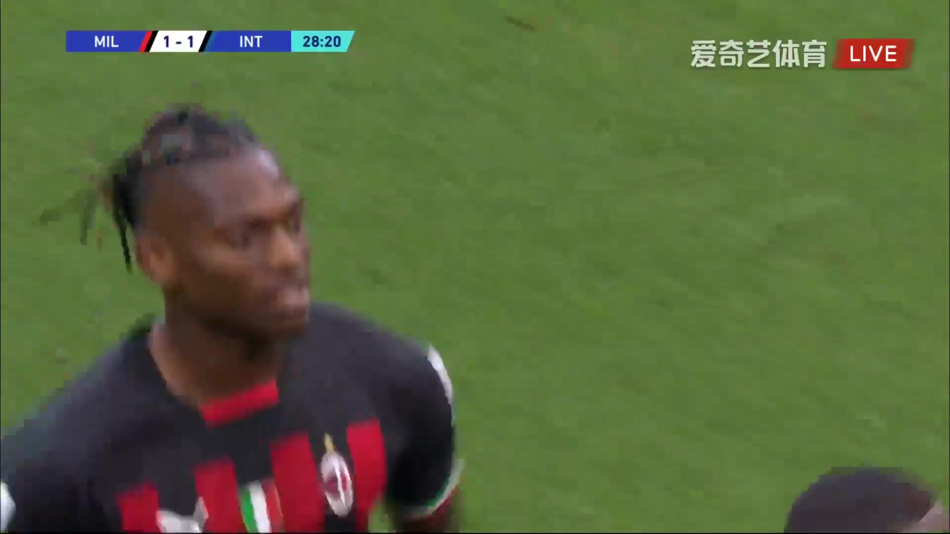 Serie A AC Milan Vs Inter Milan 28 phút Rafael LeaoVào, ghi bàn 1:1