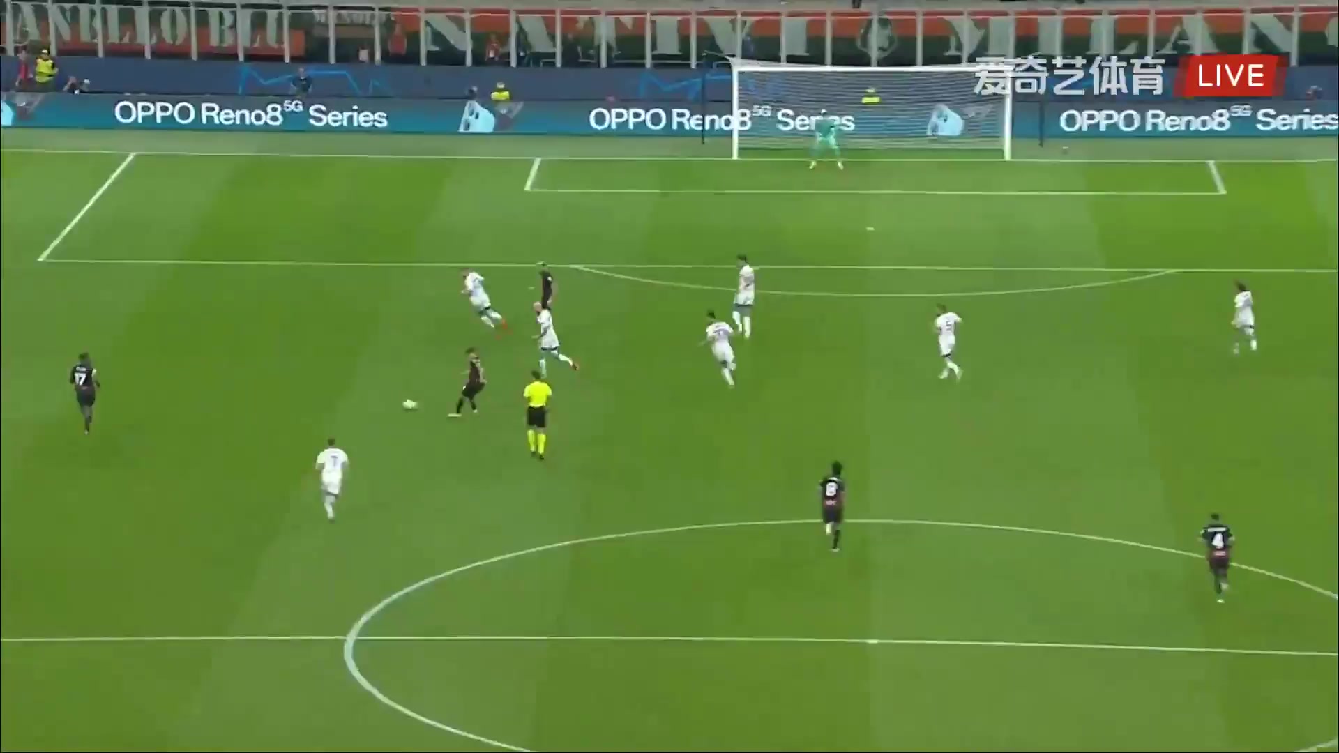 UEFA CL AC Milan Vs Dinamo Zagreb 47 phút Alexis SaelemaekersVào, ghi bàn 2:0