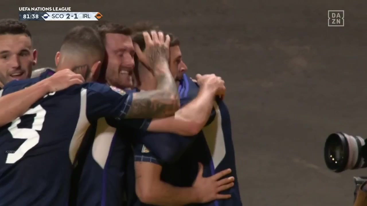 UEFA  NL Scotland Vs Ireland 83 phút Ryan ChristieVào, ghi bàn 2:1