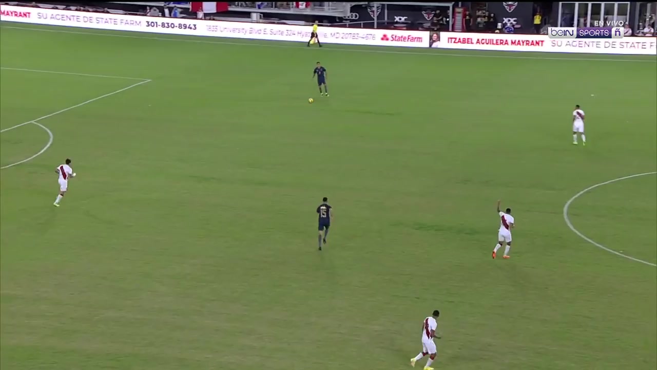 INT FRL Peru Vs El Salvador Eriq Zavaleta Goal in 19 min, Score 1:0