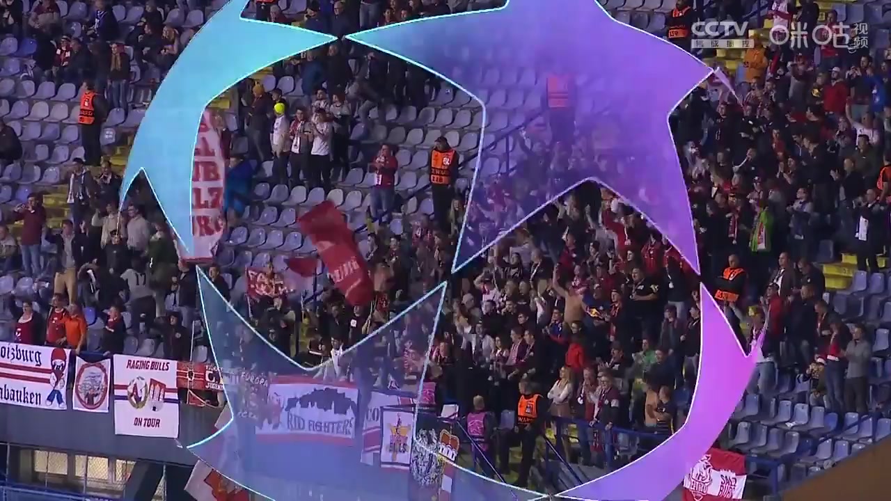 UEFA CL Dinamo Zagreb Vs Red Bull Salzburg 11 phút Nicolas SeiwaldVào, ghi bàn 0:1