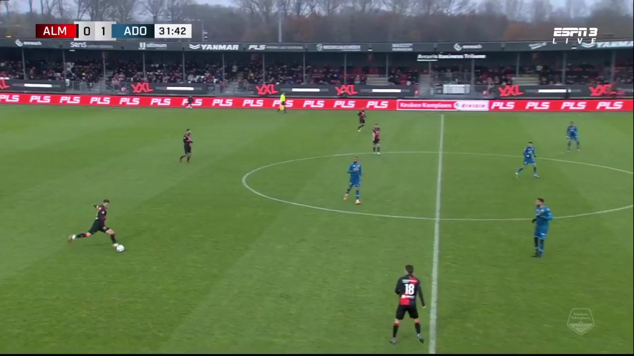 17 Almere City FC Vs ADO Den Haag 33 skor gol , skor 0:2