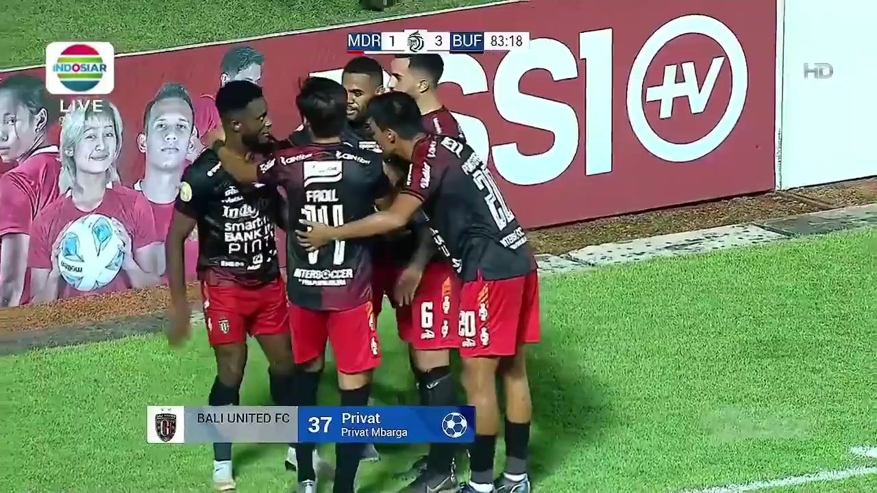 IDN ISL Madura United Vs Bali United 84 phút Jean Befolo Mbaga Marie PrivatVào, ghi bàn 1:3