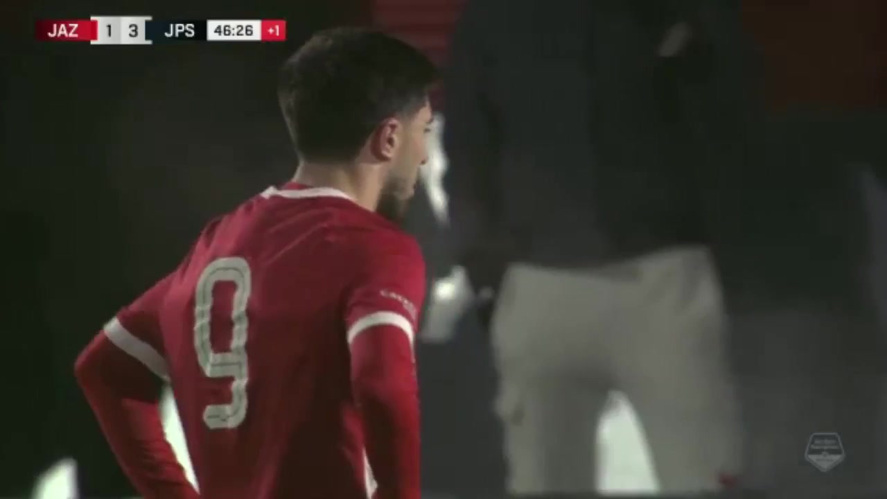 17 AZ Alkmaar (Youth) Vs Jong PSV Eindhoven (Youth) 45+ skor gol Yusuf Barasi, skor 2:3