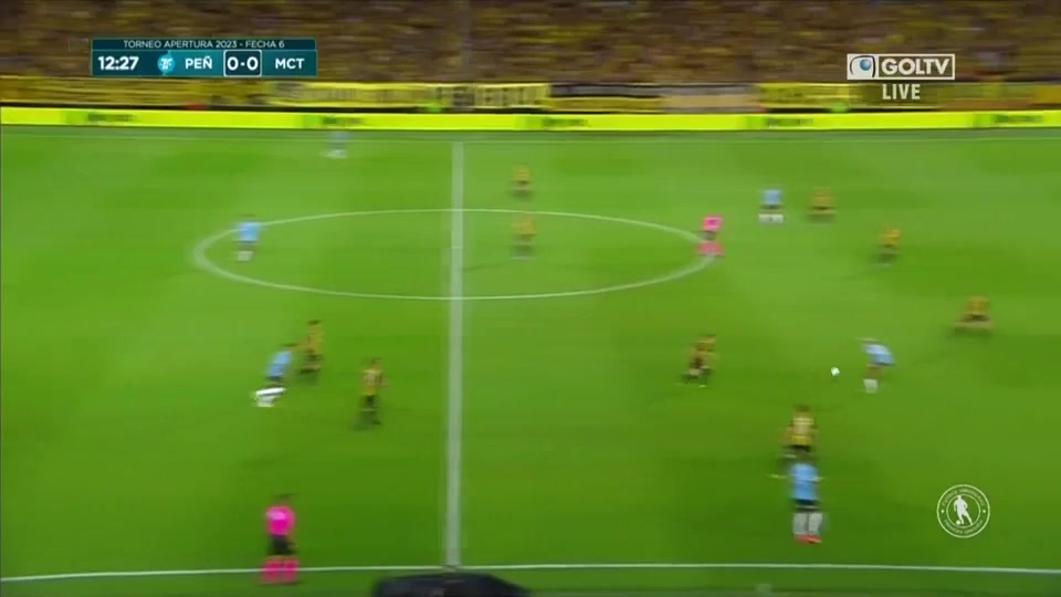 URU D1 CA Penarol Vs Torque 13 phút Vào, ghi bàn 1:0