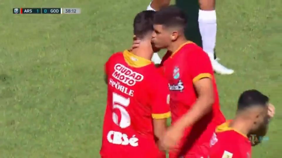 2 Arsenal de Sarandi Vs Godoy Cruz Antonio Tomba 37 skor gol , skor 1:0